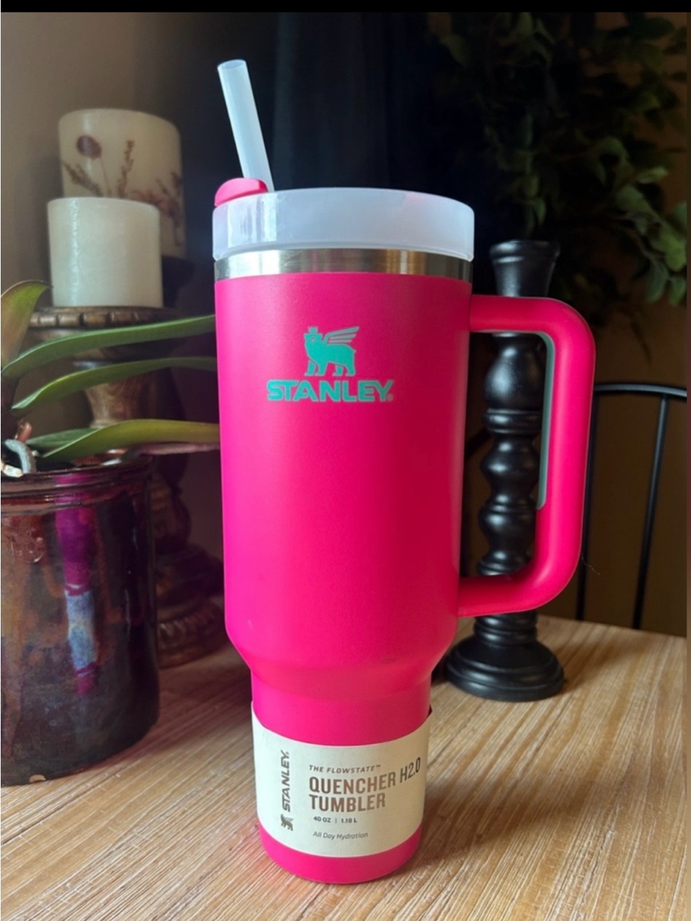 40 oz Stanley Quencher H2.0 FlowState Tumbler Vibrant Passion Pink Teal Logo.